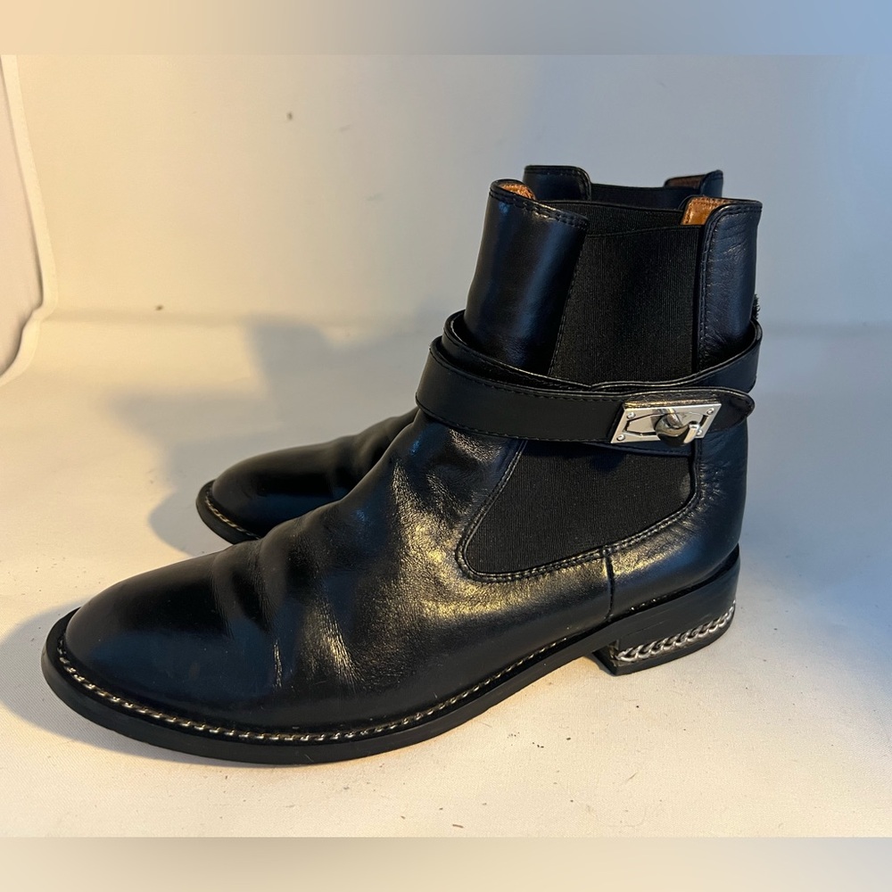 Givenchy Black Shark Tooth   Chelsea 38